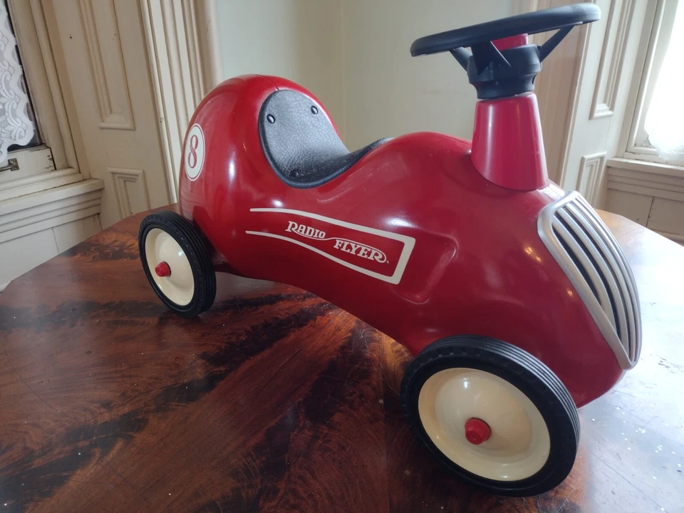 Radio Flyer RETIRADO Vintage Modelo 8 METAL Pequeño Rojo Roadster Juguete Paseo en Coche Foto 3 de 4