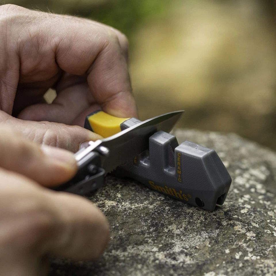 Afilador de cuchillos Smith's 50918 Pocket Pal - Carburo preestablecido y piedra cerámica - Foto 4 de 4