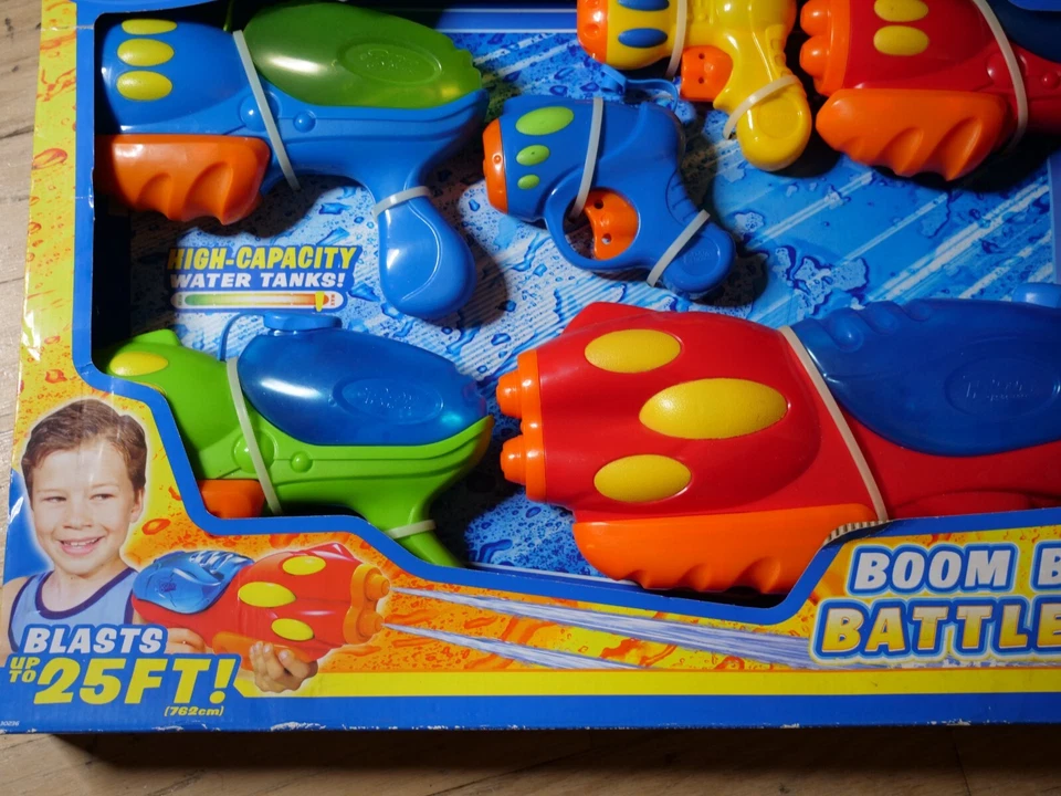 Paquete de 6 pistolas de agua Banzai Battle juego de piscina divertido juguete playa camping chorro Foto 3 de 4
