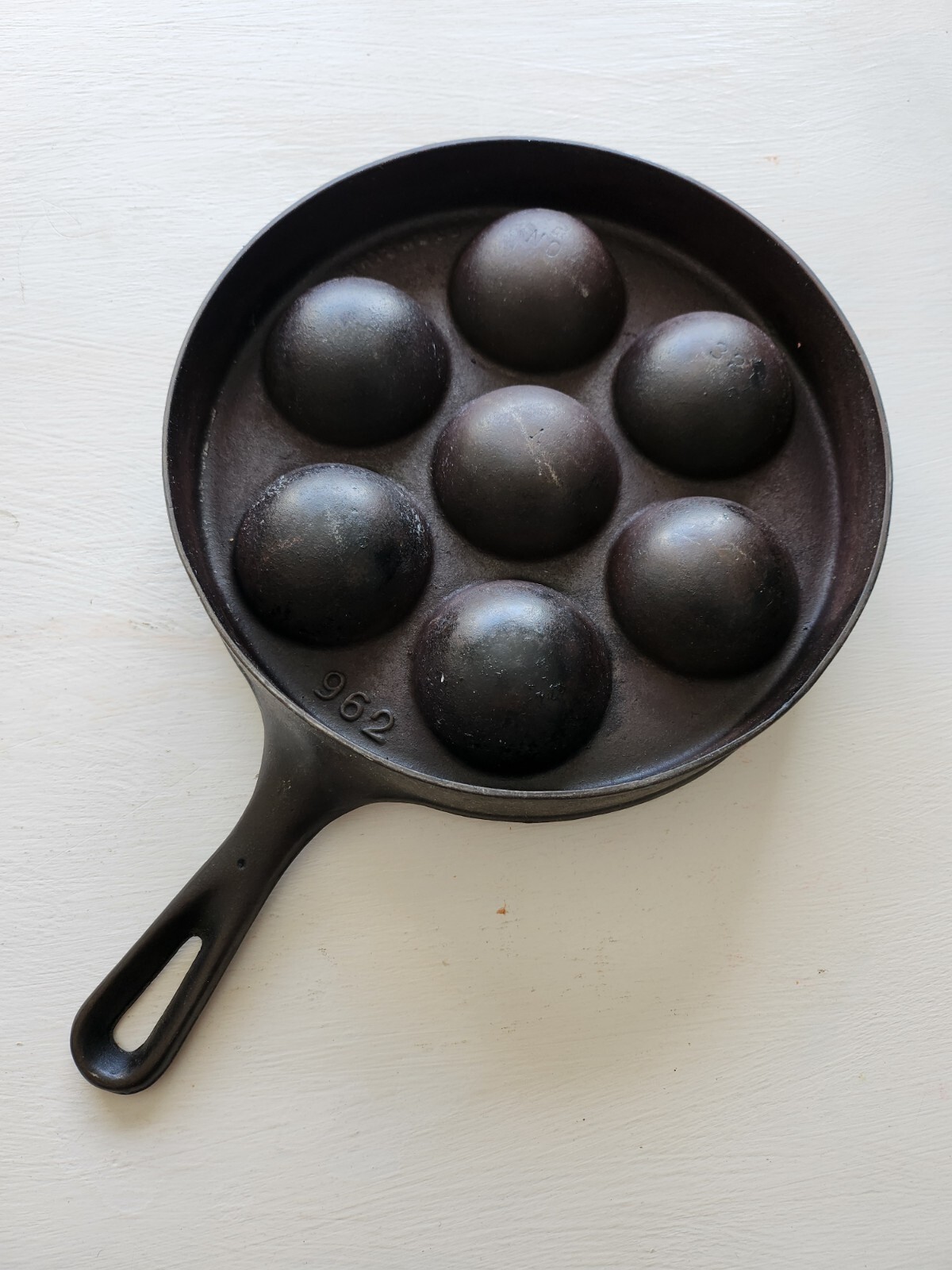 VINTAGE GRISWOLD 962A NO. 32 CAST IRON AEBLESKIVER EGG POACHER PAN
