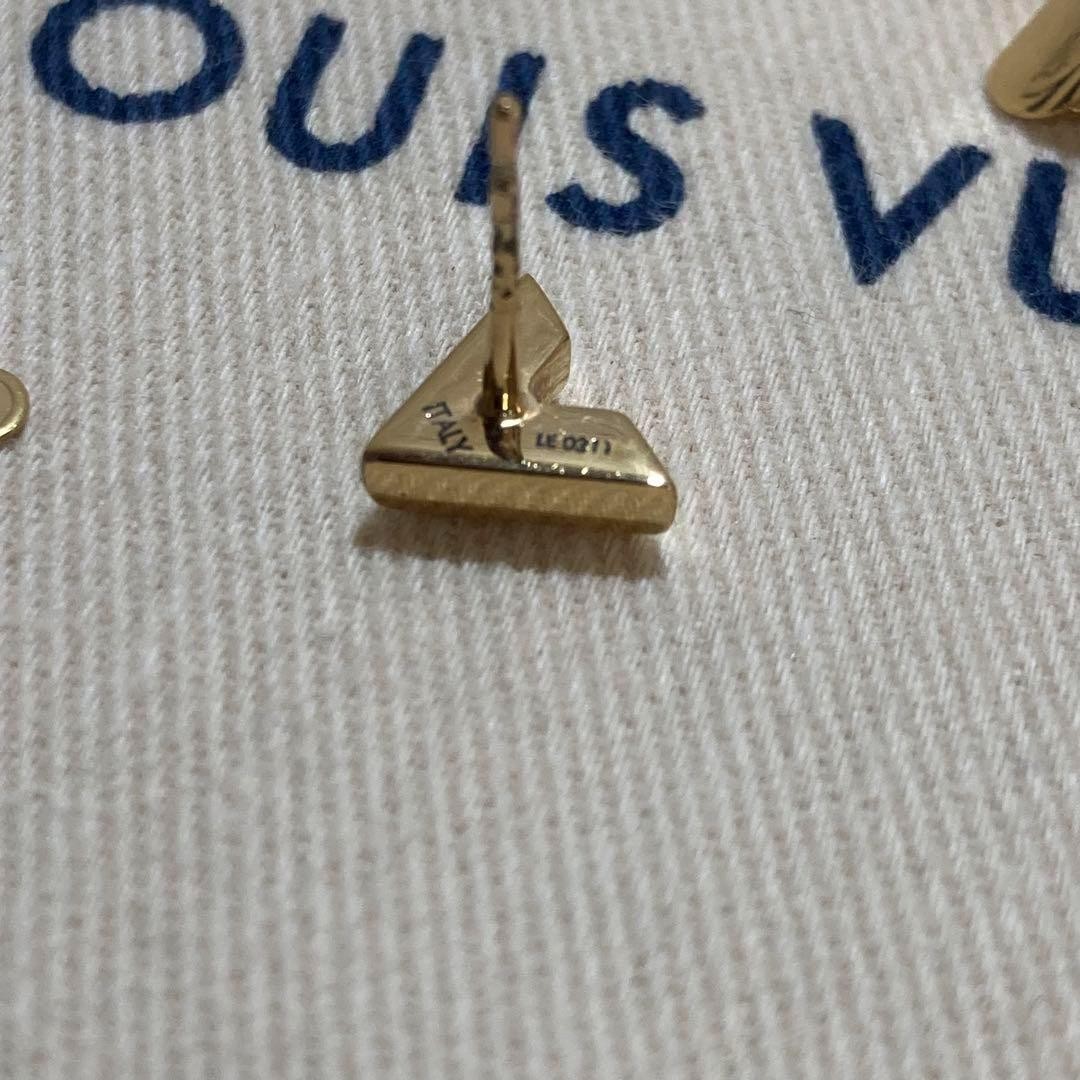 Louis Vuitton Authentic Catch Stud Essential V Ea… - image 17