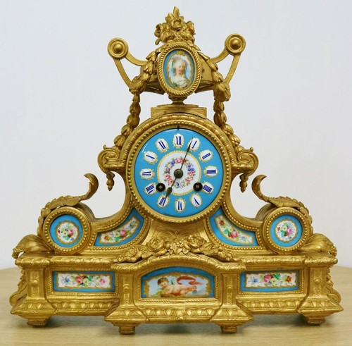 Schöne antike französische Kaminuhr 8 Tage vergoldetes Metall & 9 blaue Sevres Porzellan - Bild 1 von 21