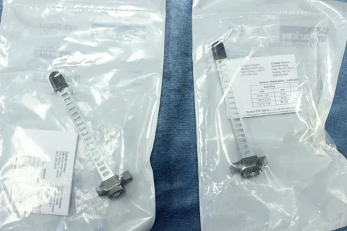 (Lot of 2 brackets) NOS Parker P8S-TMC01 
