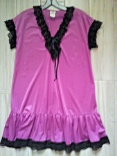 Gilligan  O'Malley Berry Pink/Black Lace V-neck Short Nightgown  Size M