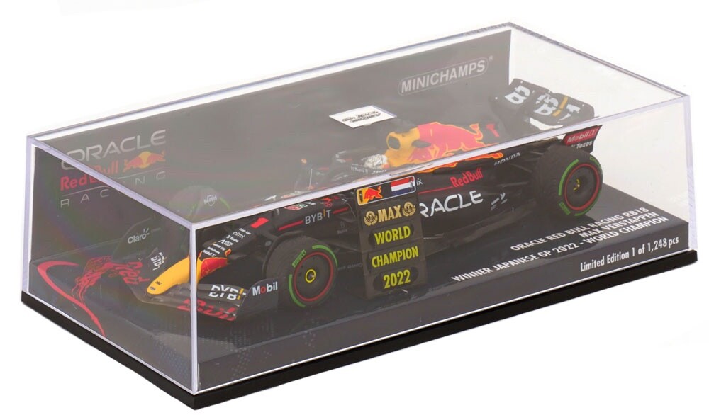 Minichamps Red Bull RB18 #1 Winner Japanese GP 2022 - Max