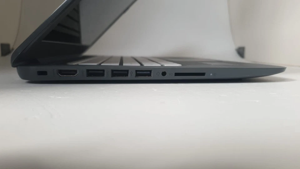 HP Stream 11, Intel Celeron, 2GB RAM, 32GB SSD, 11.6” LED screen - image 3 of 3