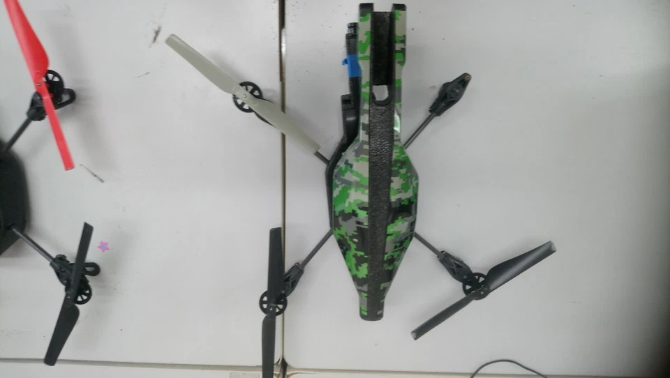 Parrot AR Drone 1.0 2.0 Quadcopters Drones Frames Props for Parts or Rebuild - Image 2 of 4