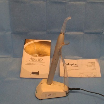 Acteon Satelec Mini LED mit Ladegerät Akku NEU F05214