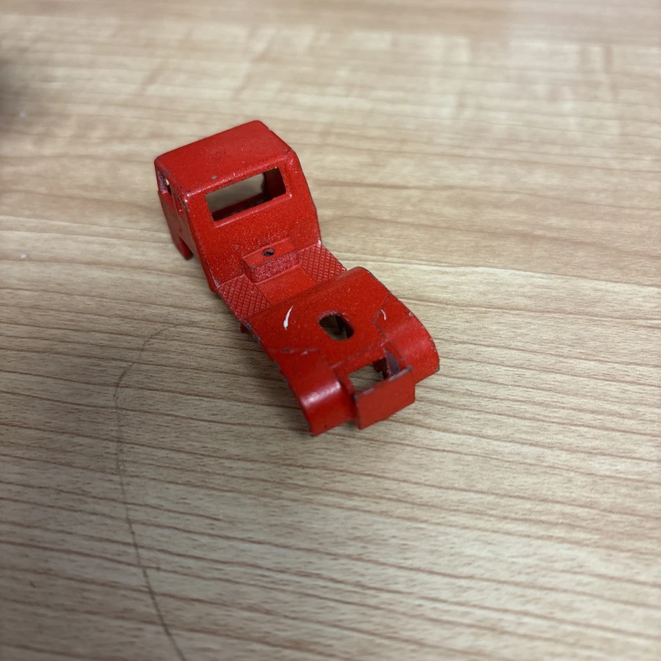 De colección Yatming Escala 1:64 Carrocería Roja y Negro Semi Camión Cabina Die-cast China Foto 4 de 4