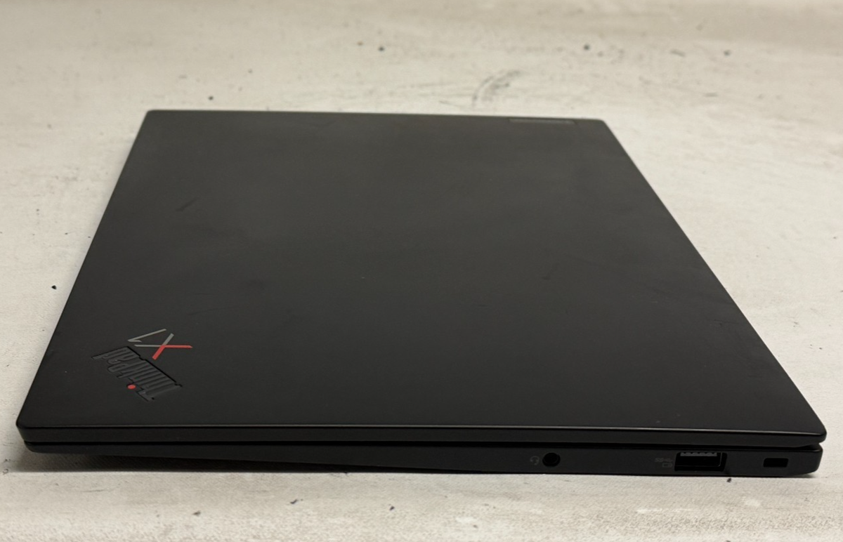Windowsノート本体 ThinkPad X1 Carbon gen10 i5-1235u Lenovo ThinkPad X1 Carbon 10th Gen (i5-1235u - 16GB RAM - 512GB