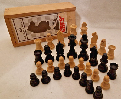 Vintage Boxed set of Small Staunton Style Chessmen by Gibsons Games, c1960s