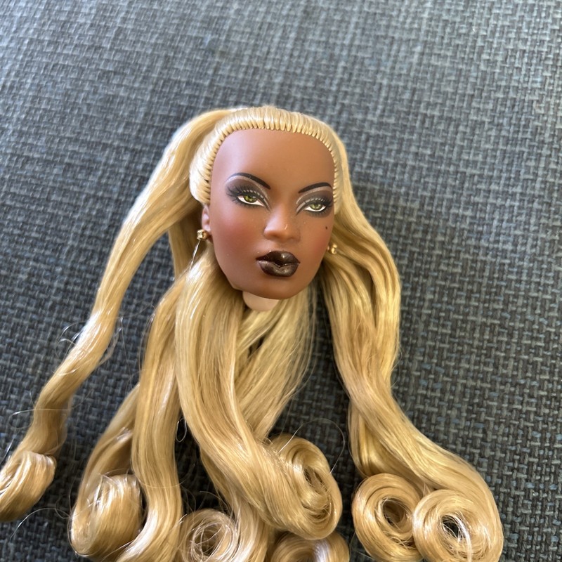 Integrity Toys Fashion Royalty Perfect Skin Adele Makeda Doll Head Gorgeous Rare