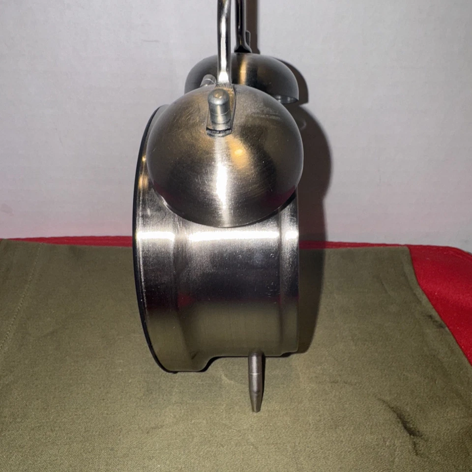 Old Fashioned Sharp Quartz Model SPC800 Alarm Clock Silver Twin Bells - Tested - Image 2 of 4