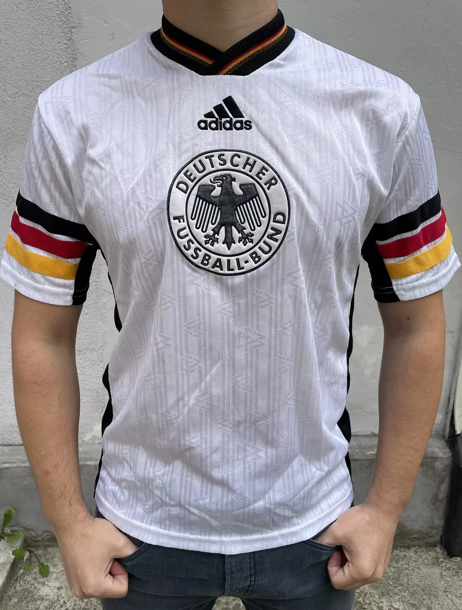 StreetGem Adidas x deutscher Fussball-Bund x Özil 8 Jersey / V-Neck Football T-Shirt / Sportswear / Size Youth XL - Fits Men's S