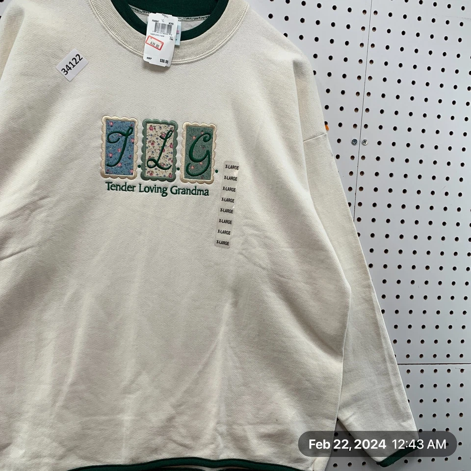 NEW Vintage MC Sports Weasr Grandma Sweatshirt XL Tendler Loving 26X28.5 - Image 4 of 4