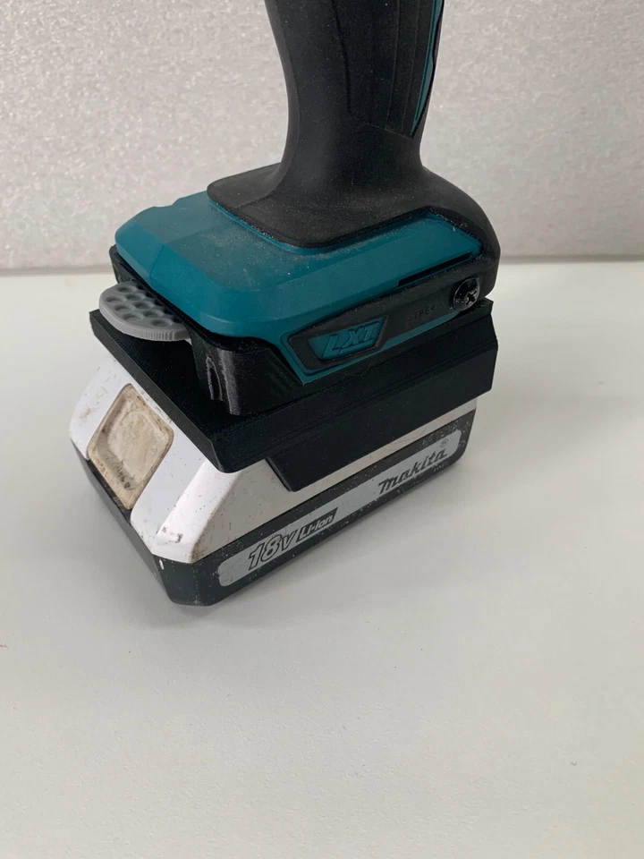 Makita G-Series 18V Battery to Makita LXT 18V Tool Adapter - Image 3 of 4