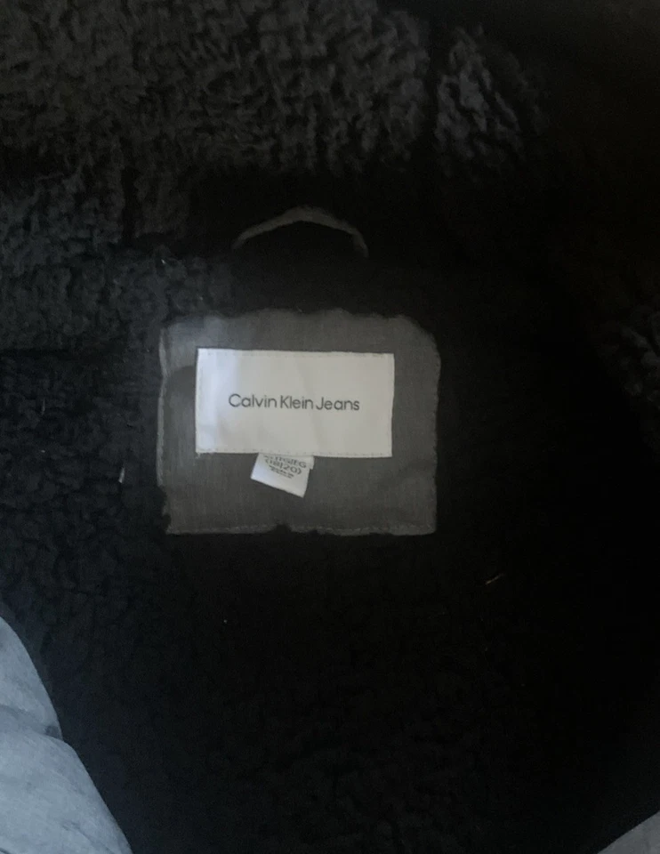 Calvin Klein Jeans Niños Chaqueta de Invierno Con Capucha Forrada de Vellón Cremallera Completa Talla XL 18/20 Foto 2 de 4