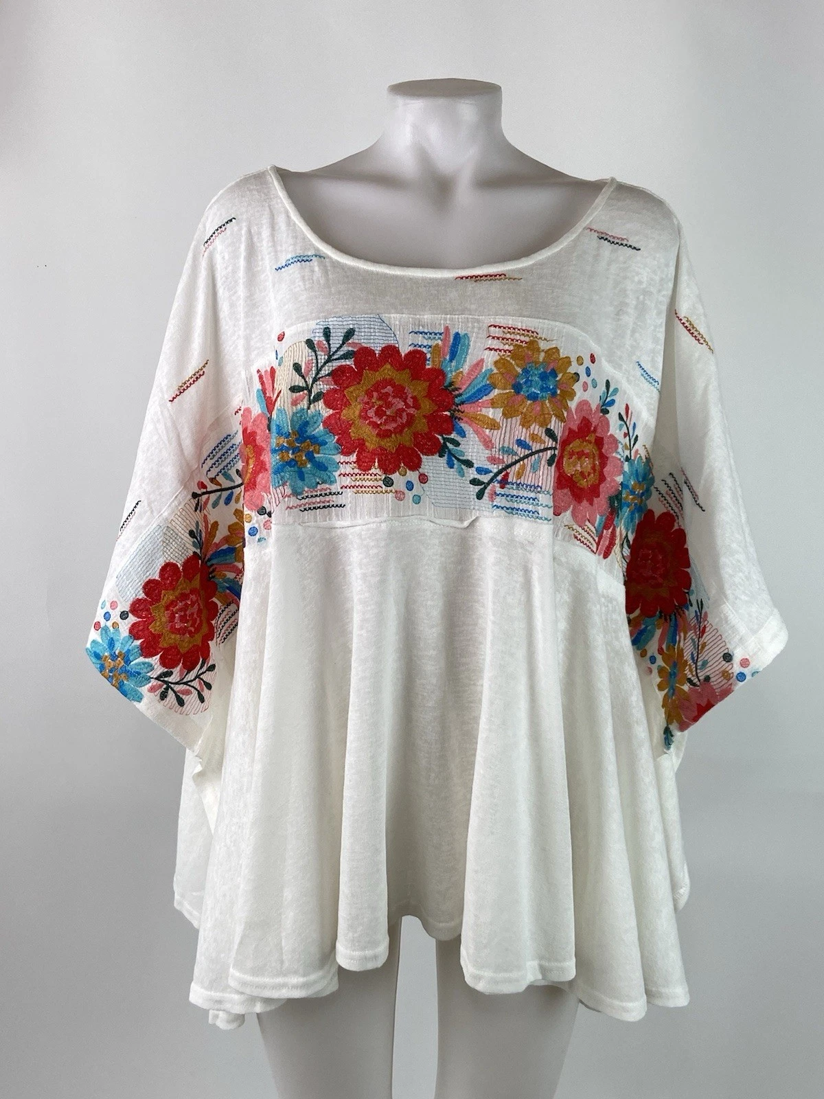 Savanna Jane Size 2X 3X White Embroidered Floral Top Poncho Style Top Oversized