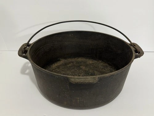 Vintage 1920 Griswold Dutch Oven 834 NO. 9  Cast Iron Cookware No Lid