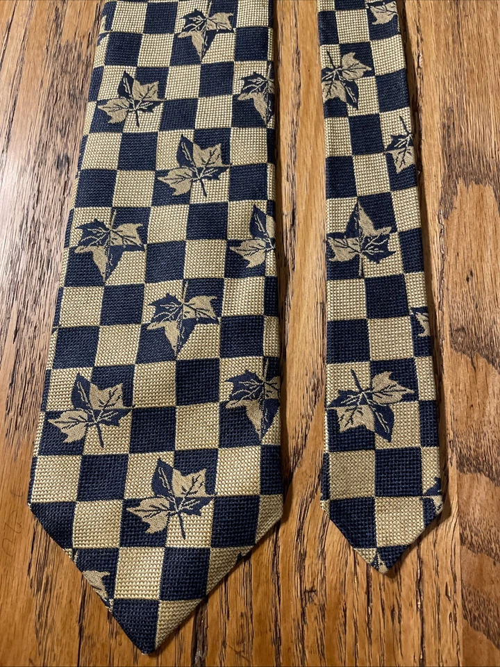 Corbata de seda vintage usada en excelente estado Tino Cosma para hombre hecha en Italia a cuadros/hojas Foto 4 de 4