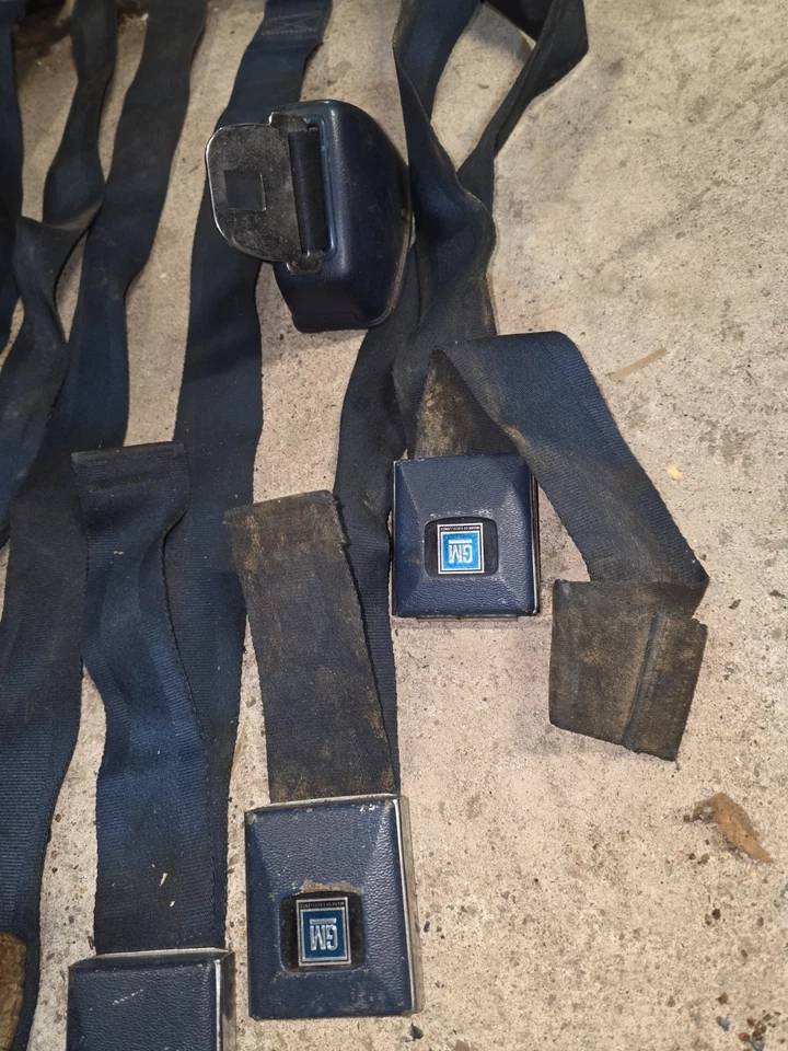 Juego completo de cinturones de seguridad Oldsmobile Cutlass 1970 azul imperfecto Foto 4 de 4