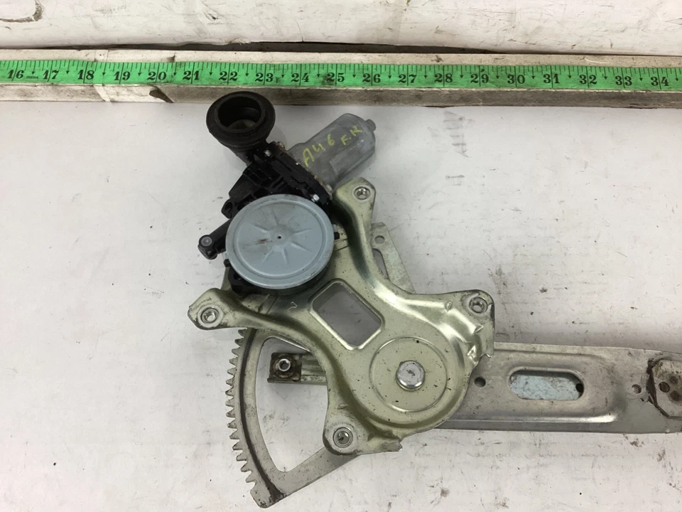 Lexus Is250 Is350 2006-2008 regulador de ventana trasera izquierda y conjunto de motor OEM Foto 4 de 4