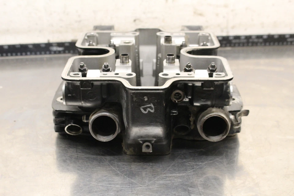 Honda V45 Magna 1982 VF750C motor trasero parte superior culata C409 Foto 4 de 4