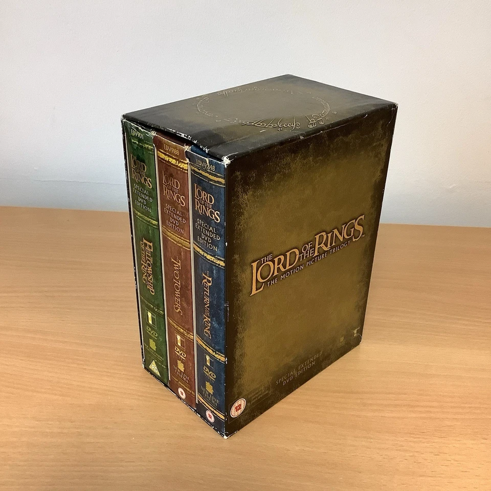 THE LORD OF THE RINGS Trilogy - Special Extended Editions - 12 Disc DVD Box Set - Image 3 of 4