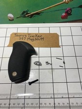 Taurus Tracker 357 Magnum . Thumbpiece Cylinder Stop Gripo E M
