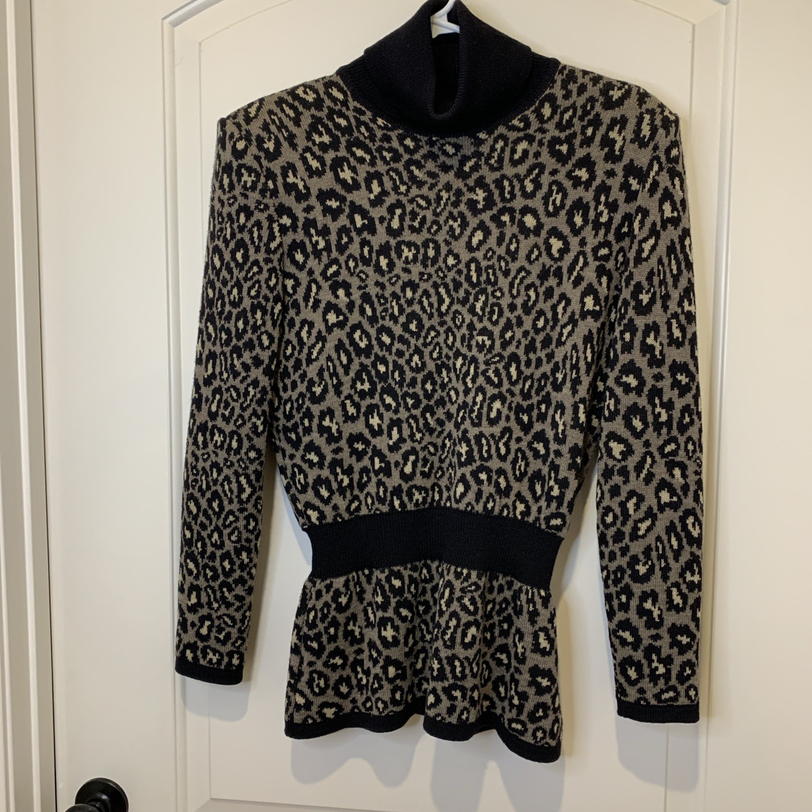 Vtg Valentino V Studio In Italy 100% Wool Knit Leopard Print 80s Women 8 Rare thumbnail 2