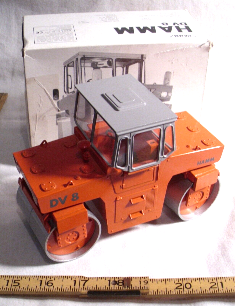 NZG HAMM DV 8 PAVEMENT ROLLER 1:40 BOXED | eBay
