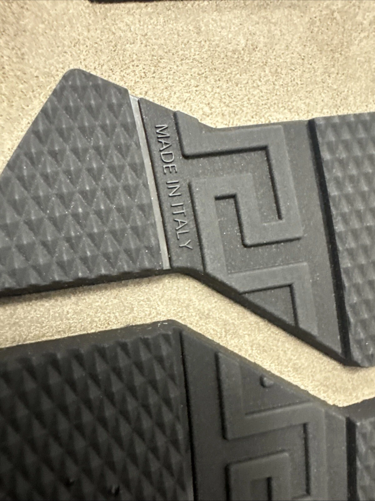 Scarpe mocassini Versace Villa scamosciate da guida Greca nuove $775 taglia 41