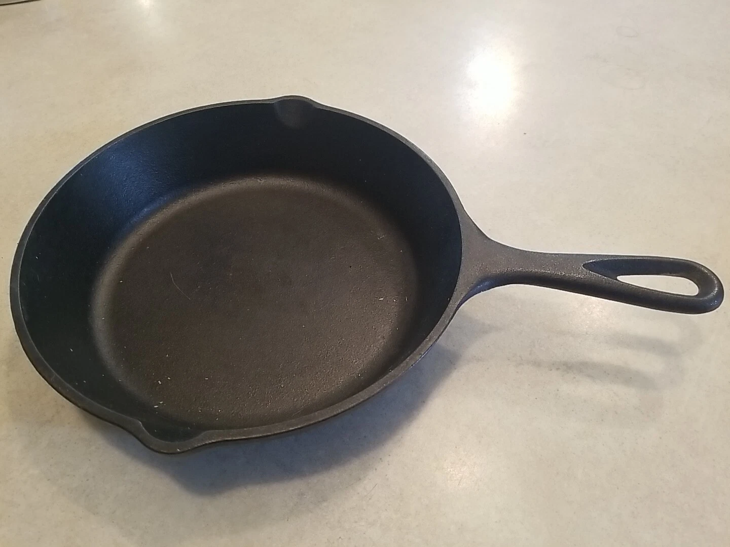 LODGE SKILLET #3 USA 5SK 8" Cast Iron Skillet - Very Good