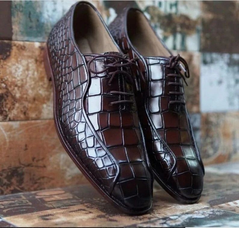 Mens crocodile shoes, Mens alligators shoes, Brown crocodile texture shoes
