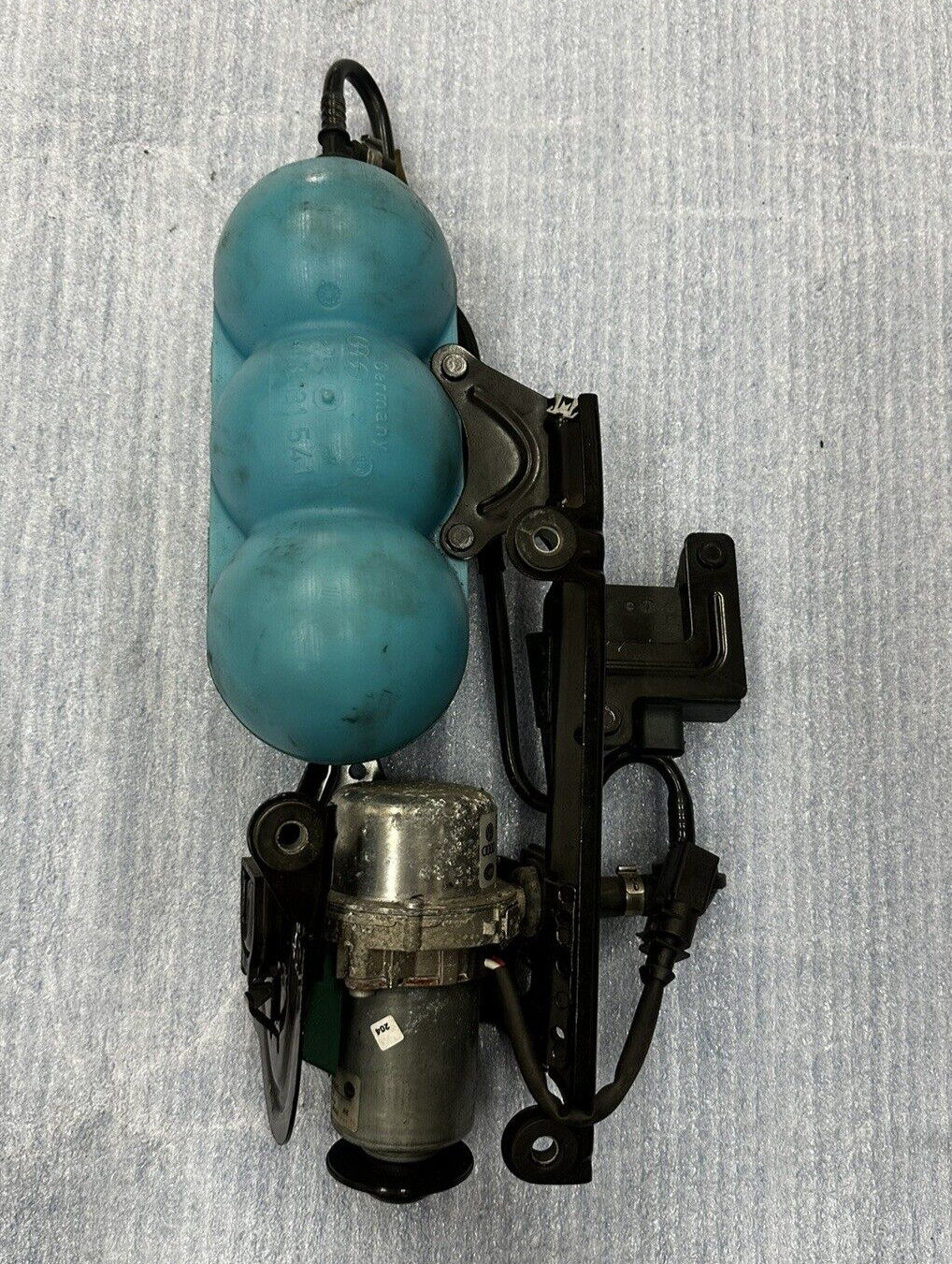03-12 Bentley Continental GT GTC Brake Booster Vacuum Pump w/ Reservoir OEM