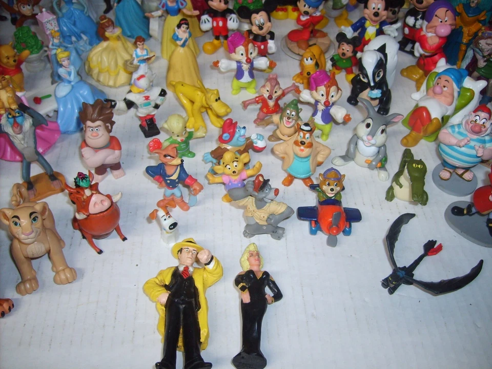 ENORME LOTE DE FIGURAS DE PERSONAJES DE PVC DISNEY MICKEY TOY STORY DICK TRACY Y MUCHOS MÁS Foto 2 de 4