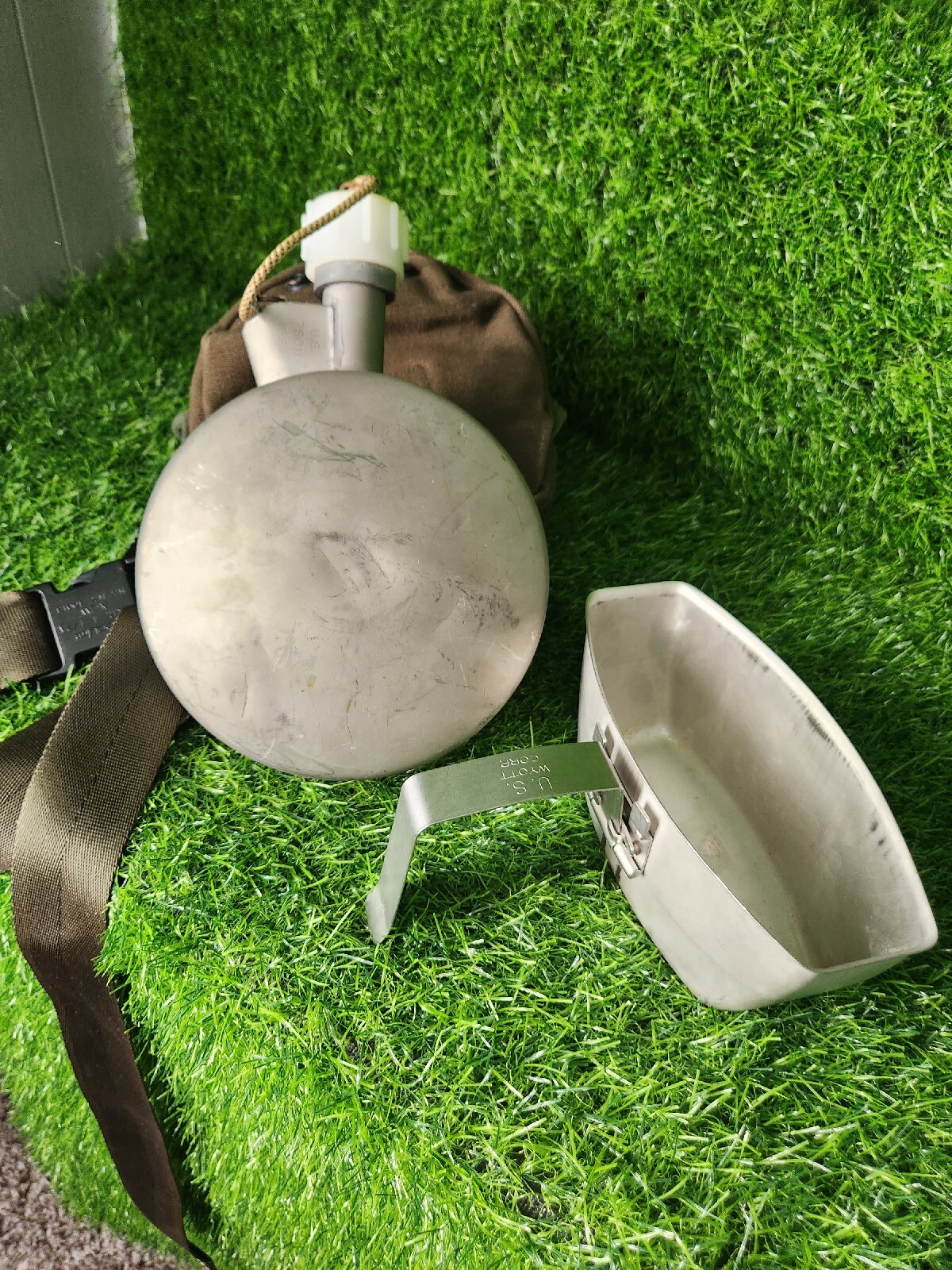 2 USGI US Army USAF Vietnam War Era Wyott Arctic Canteen with Case