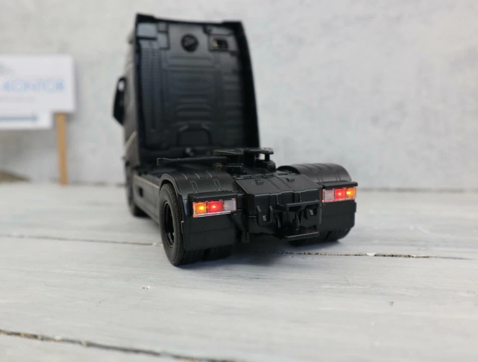 Siku 6731 1:32 Control VOLVO FH16 SZM schwarz Appsteuerung NEU in OVP (201493) - Bild 2 von 4