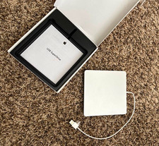 Apple USB SuperDrive MD564LL/A External USB CD/DVD Drive 8x Silver Mac