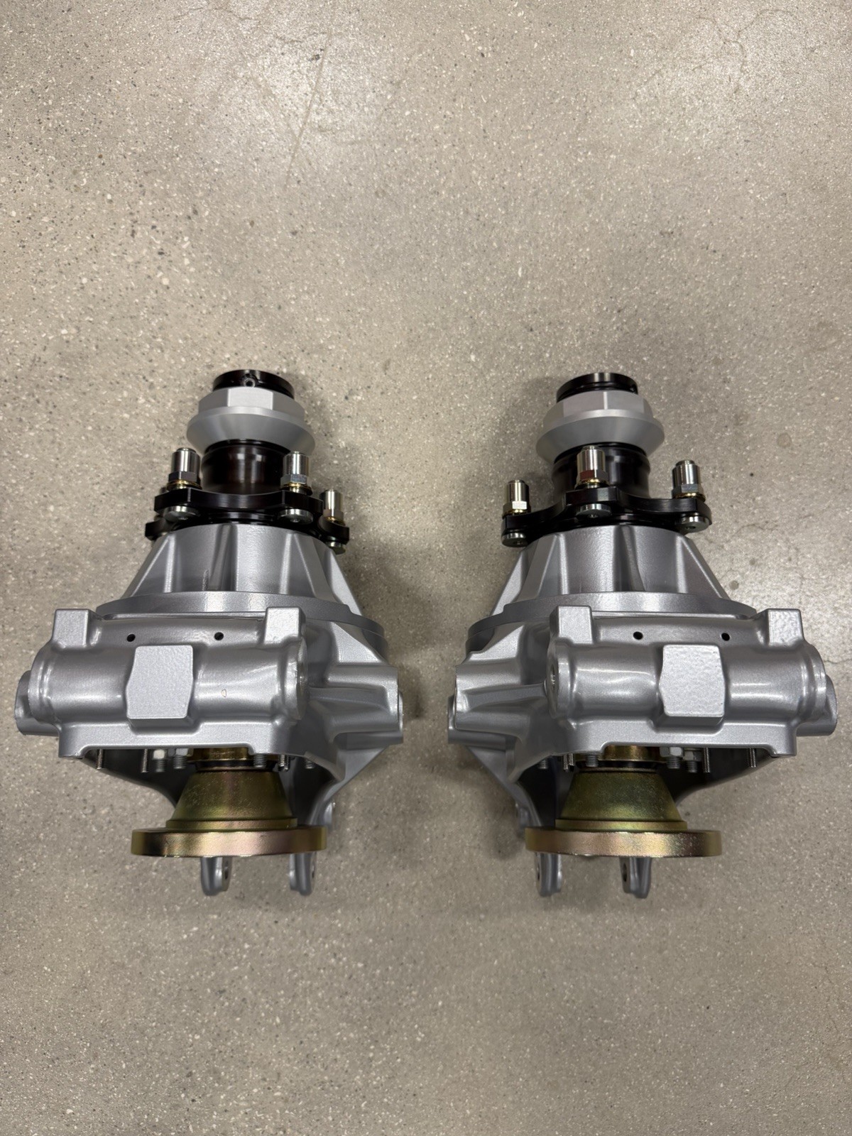Ferrari F40 FRONT+LEFT Wheel hub