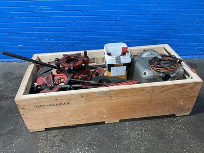 RIDGID PIPE THREADER  W/ TOOLING 400