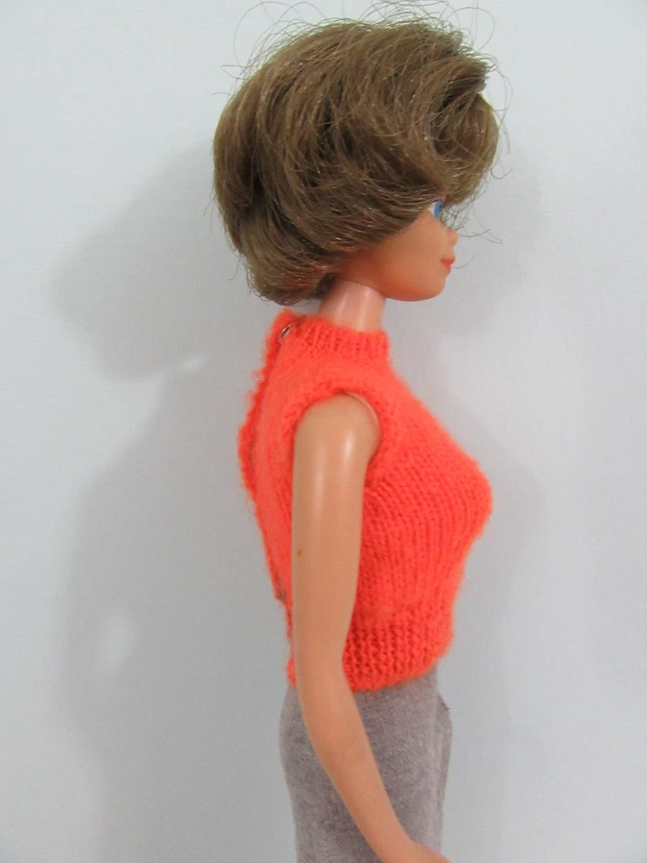 Ropa Barbie Vintage - 1959-62 SUÉTERES NARANJAS Y FALDA GRIS #976 Suéter Niña Foto 4 de 4