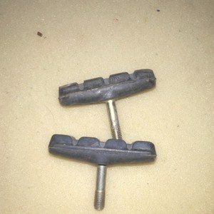 Black Threaded Post Rim Brake Pads Pair for BMX/Mountain/Road Bikes Rubber/Metal