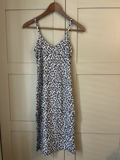 Woman’s Boohoo leopard print slip dress spaghetti straps and side slits size 8