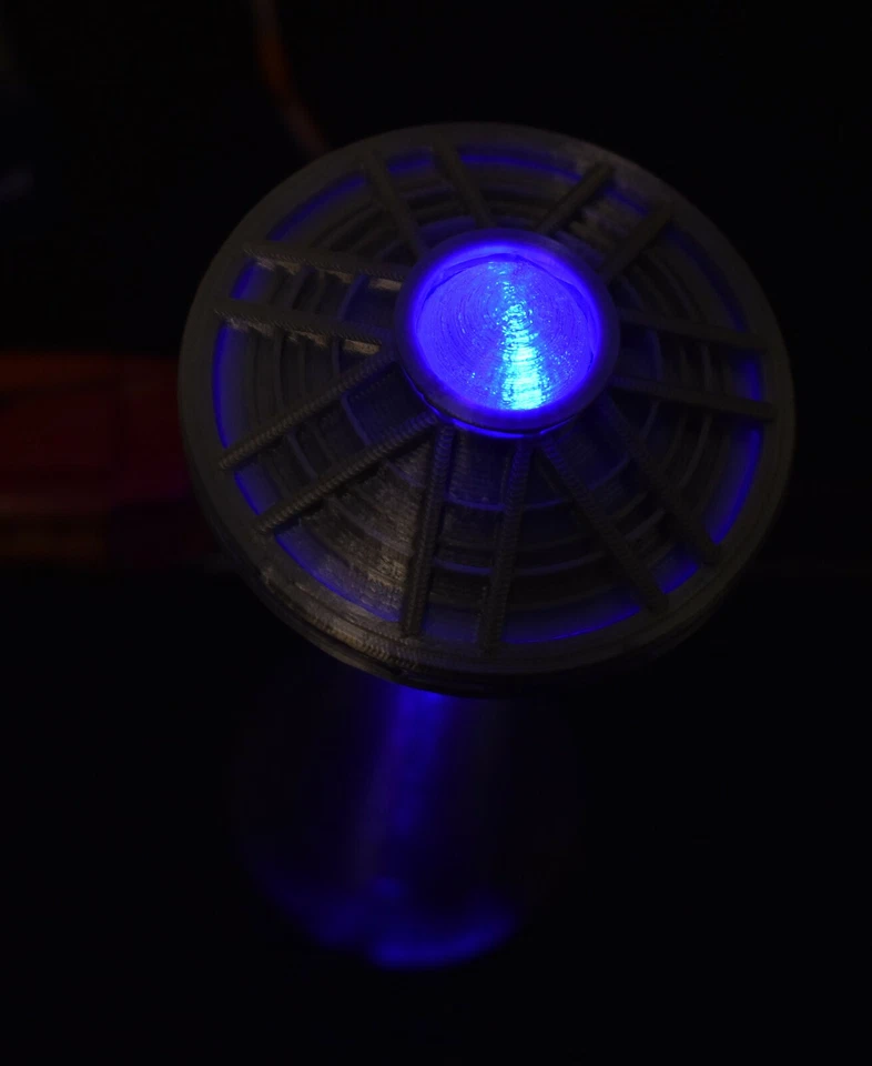 Escala N Z ÁREA 51 SpaceShip UFO disco voador ficção científica LED feixe de abdução orbe azul - Imagem 4 de 4