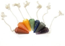 JUEGO DE PÉNDULO DE 7 CHAKRAS 7 CHAKRAS DIFERENTES PÉNDULO FACETADO REIKI ENERGÍA CURATIVA