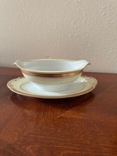 China Gravy Boat With Attached Under Plate
