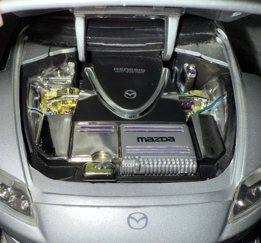 Jada Import Racer Mazda RX-8 Silver 1:18 scale model on Base JIC