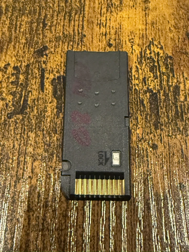 Sony MemoryStick Pro 2GB MINT Unique color variant LOCK FUNCTIONING - Image 3 of 3