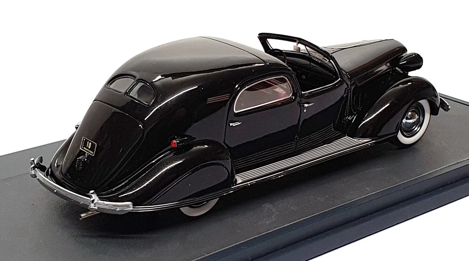 Matrix 1/43 Scale MX50303-061 - 1937 Chrysler Imperial C-15 Town Car - Black - Image 2 of 4